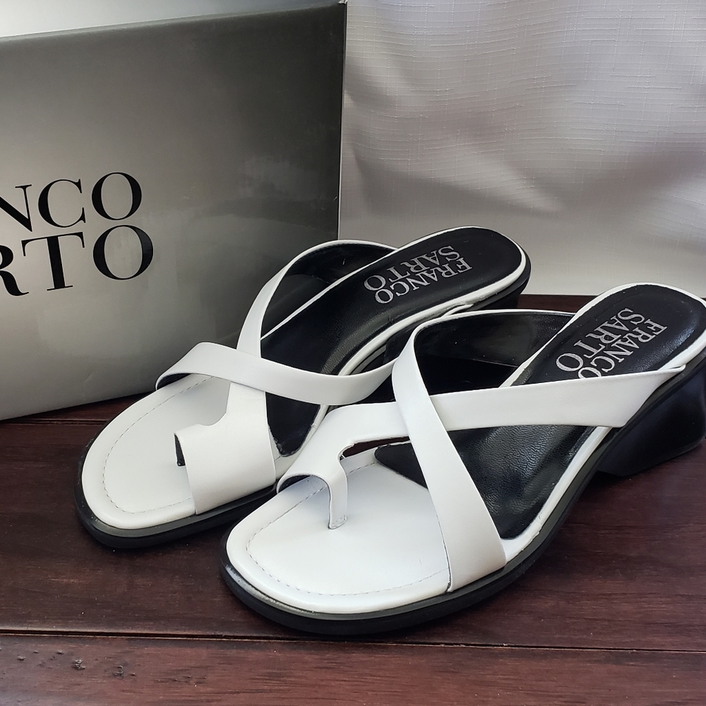 White SANDLES with heel, Franco Sarto. New